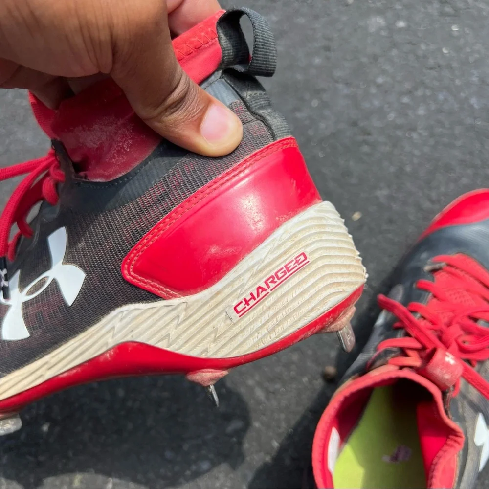 Under Armour Red and Black Baseball Cleats Size 9.5 - Picture 4 of 9
